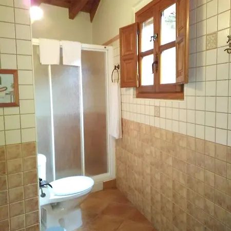 2 Bedrooms House With Wifi At Llayo